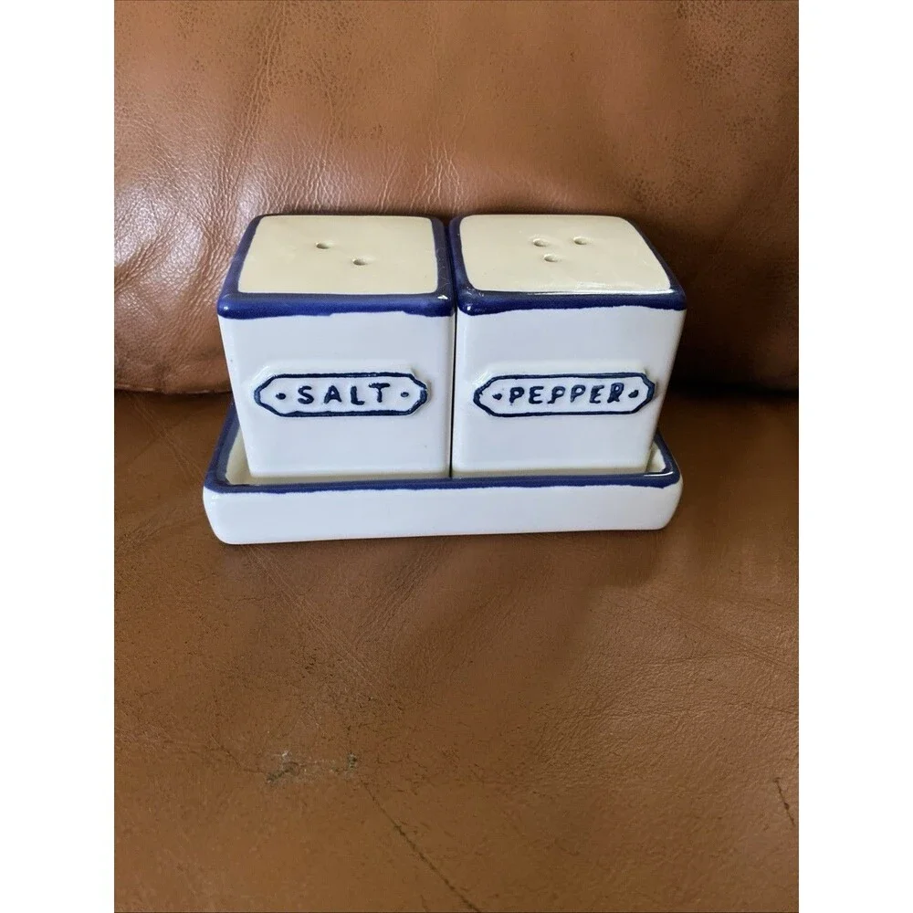 Pier 1 Country farm Blue and White Salt and Pepper With Tray